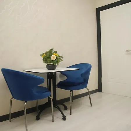 Blue Aparthotel