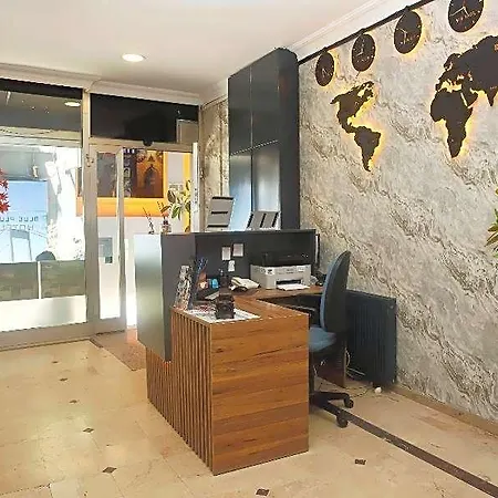 Blue Aparthotel 3*
