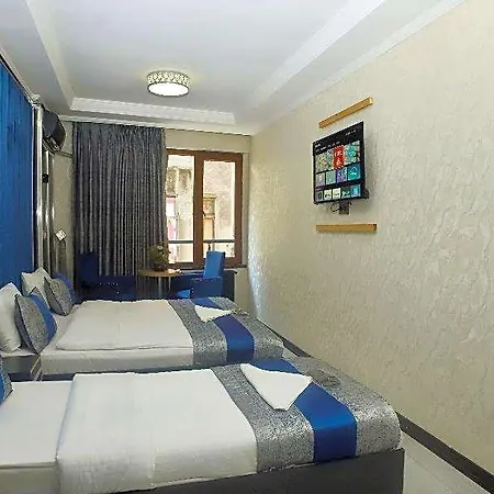 Blue Aparthotel 3*